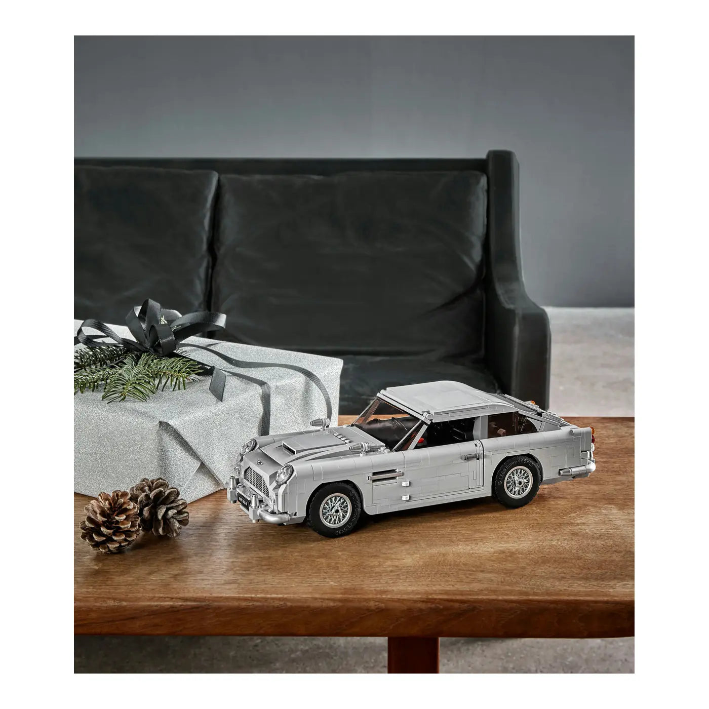 LEGO® Creator Expert 10262 James Bond™ Aston Martin DB5