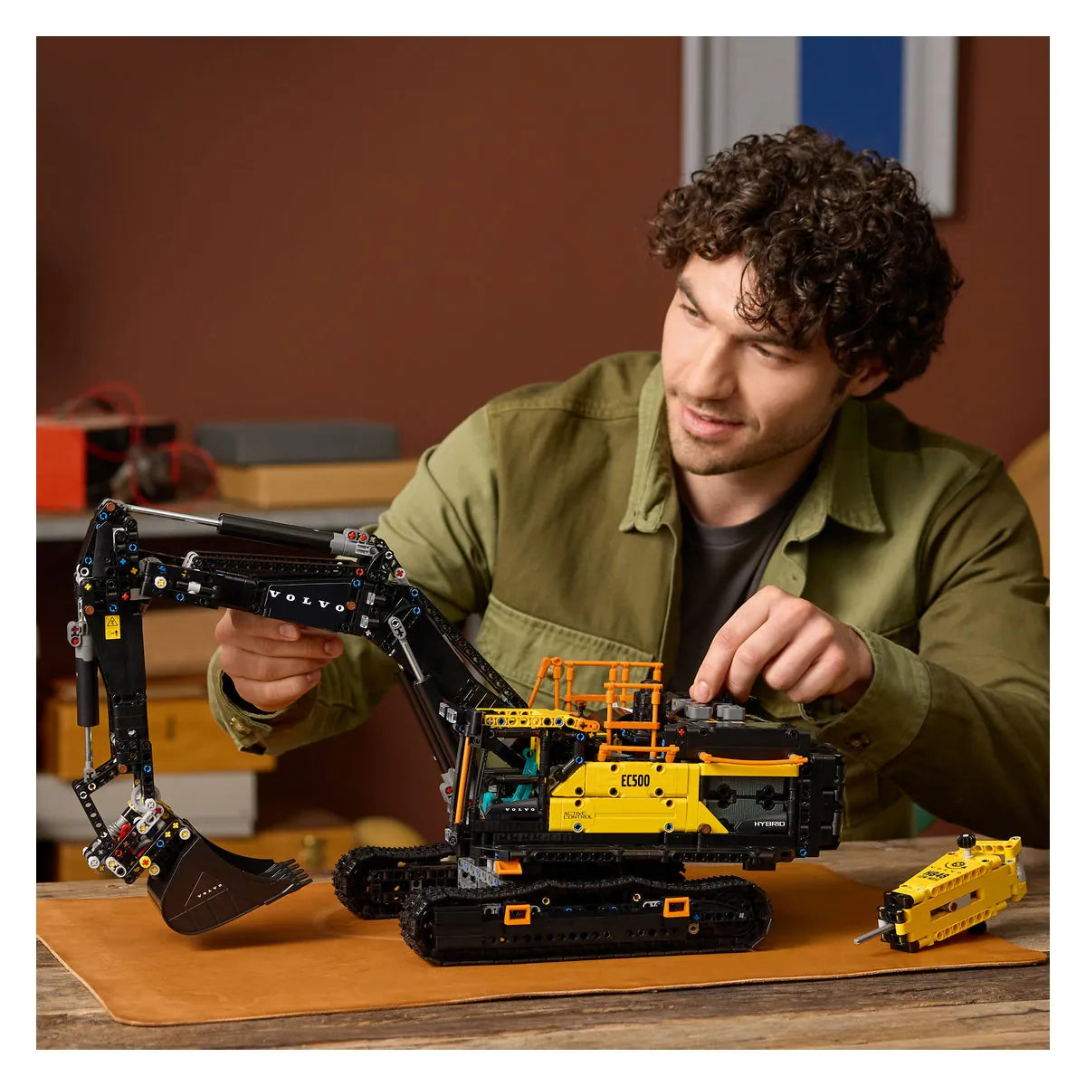 LEGO® Technic 42215 Volvo EC500 Hybrid Bagger